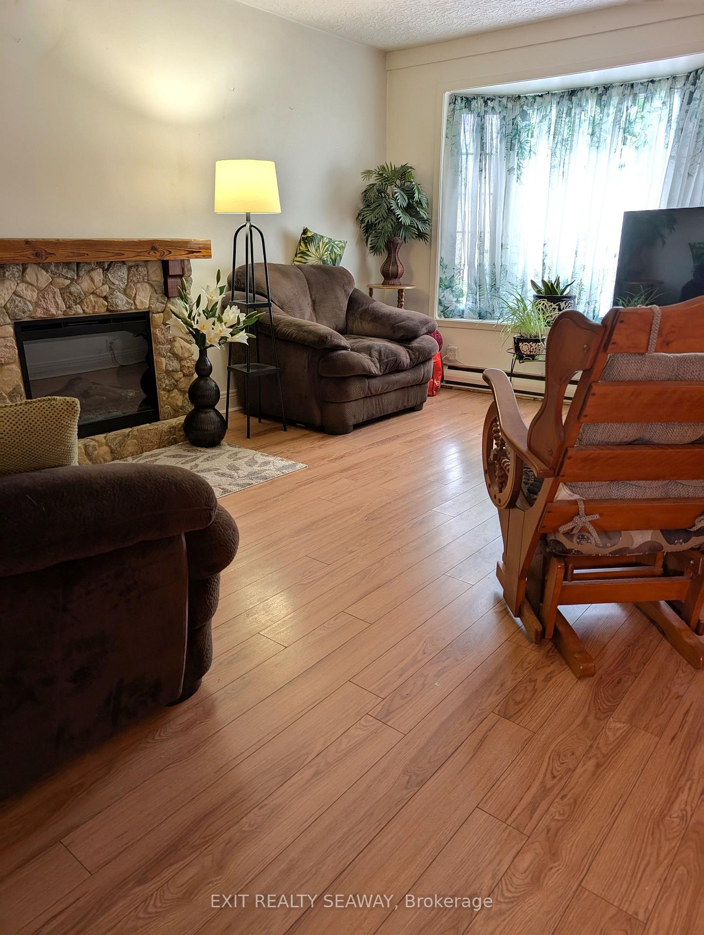 Photo 12 of 710 Killarney Avenue, Cornwall — HOMEH