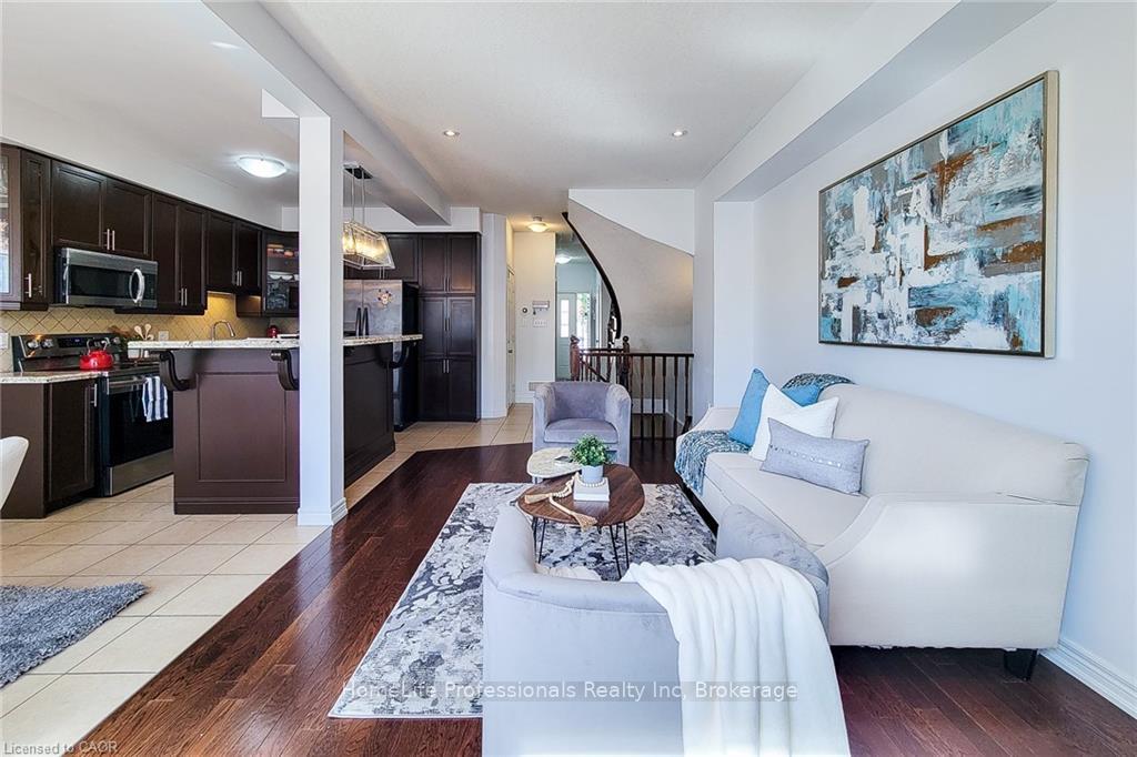 Photo 2 of 33 Marina Point Crescent, Hamilton, Winona Park — HOMEH