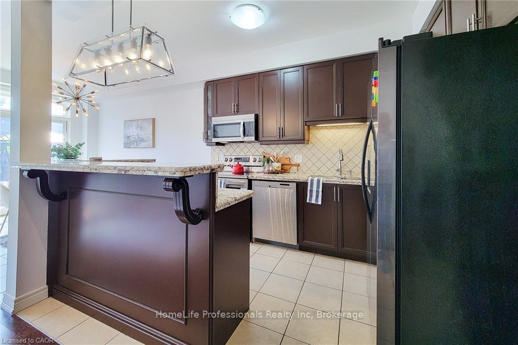 Photo 4 of 33 Marina Point Crescent, Hamilton, Winona Park — HOMEH