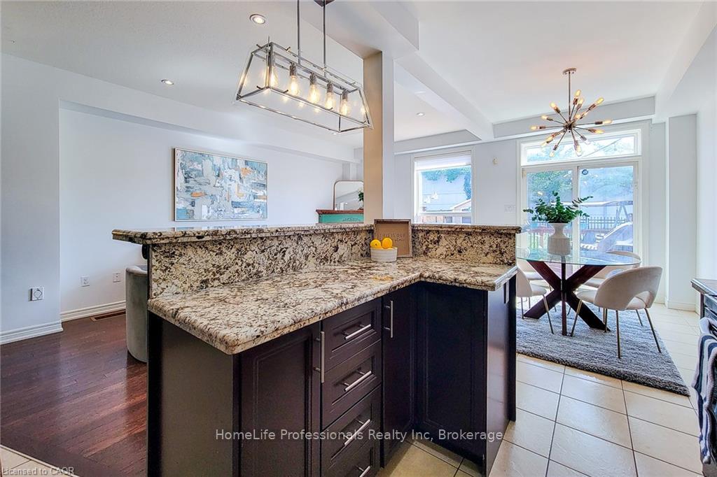 Photo 12 of 33 Marina Point Crescent, Hamilton, Winona Park — HOMEH