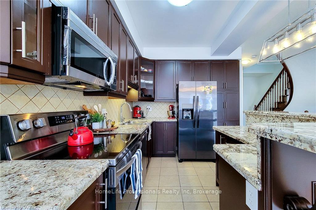 Photo 24 of 33 Marina Point Crescent, Hamilton, Winona Park — HOMEH