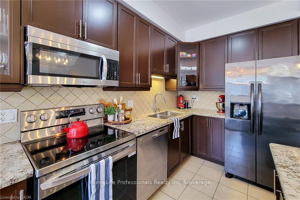 Photo 11 of 33 Marina Point Crescent, Hamilton, Winona Park — HOMEH