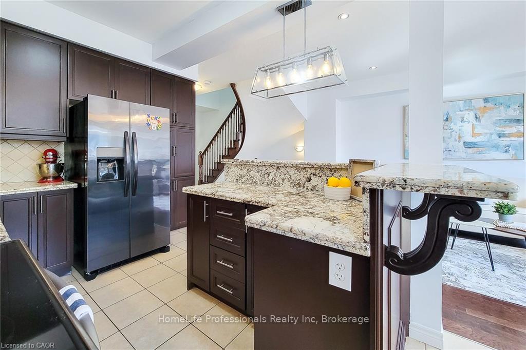 Photo 15 of 33 Marina Point Crescent, Hamilton, Winona Park — HOMEH