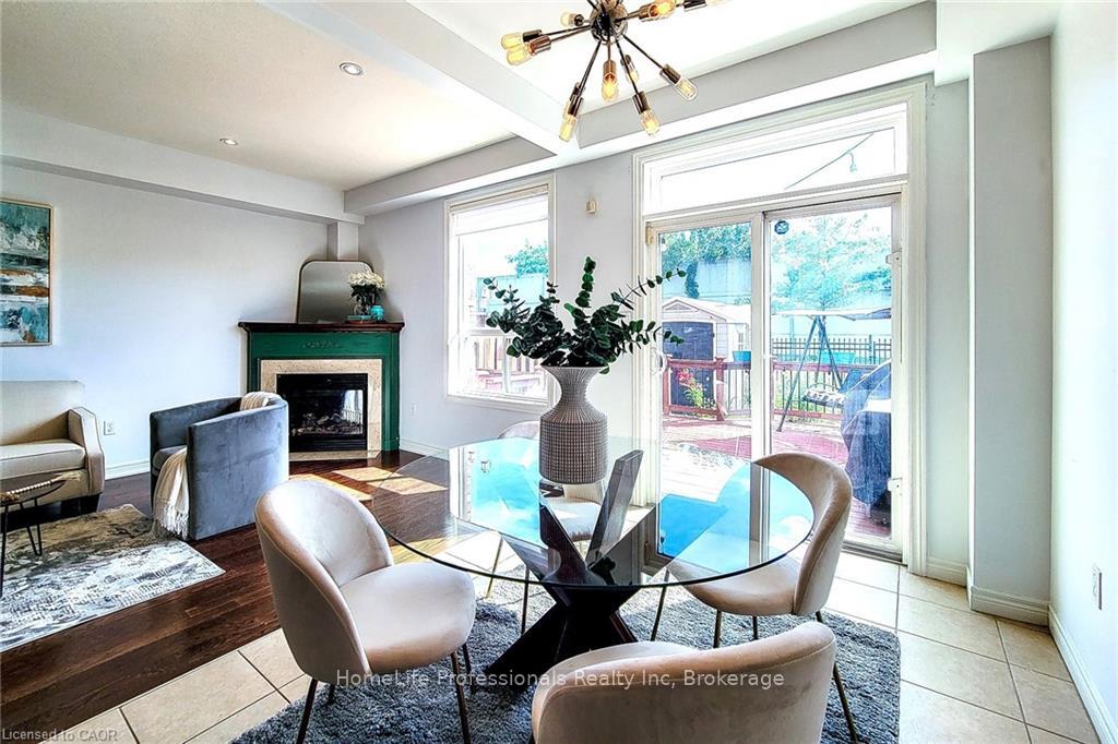 Photo 13 of 33 Marina Point Crescent, Hamilton, Winona Park — HOMEH