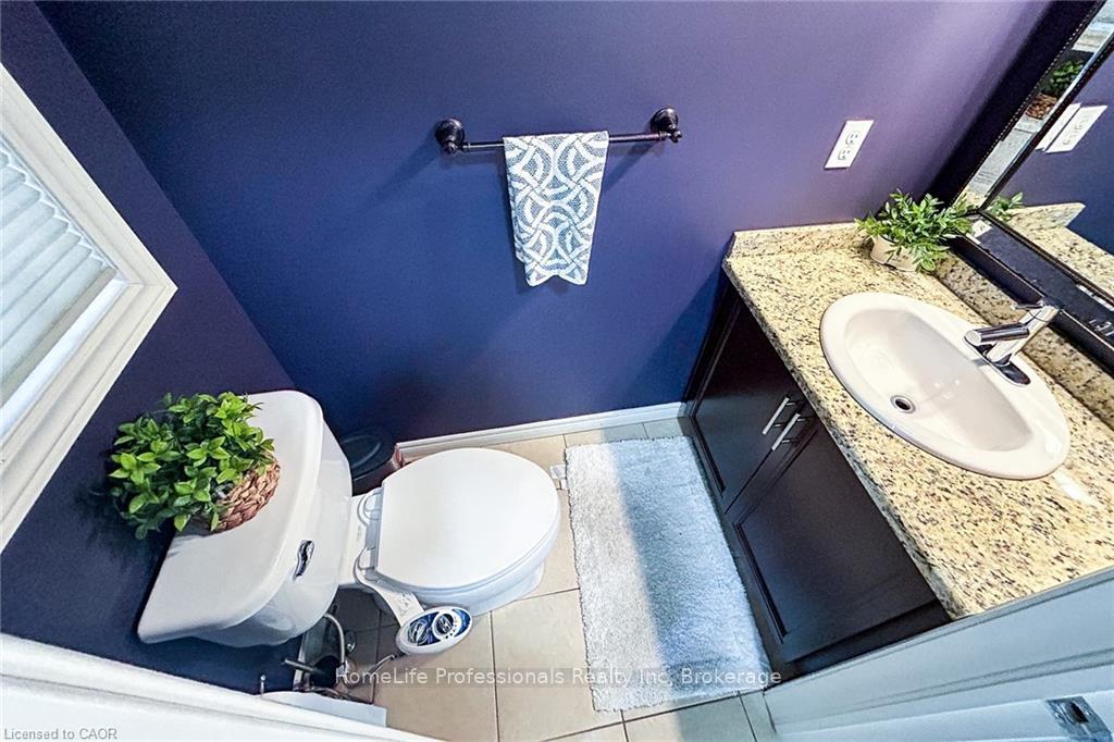 Photo 22 of 33 Marina Point Crescent, Hamilton, Winona Park — HOMEH
