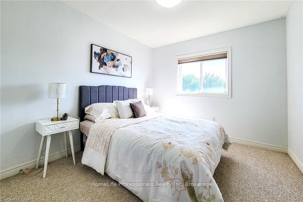Photo 21 of 33 Marina Point Crescent, Hamilton, Winona Park — HOMEH