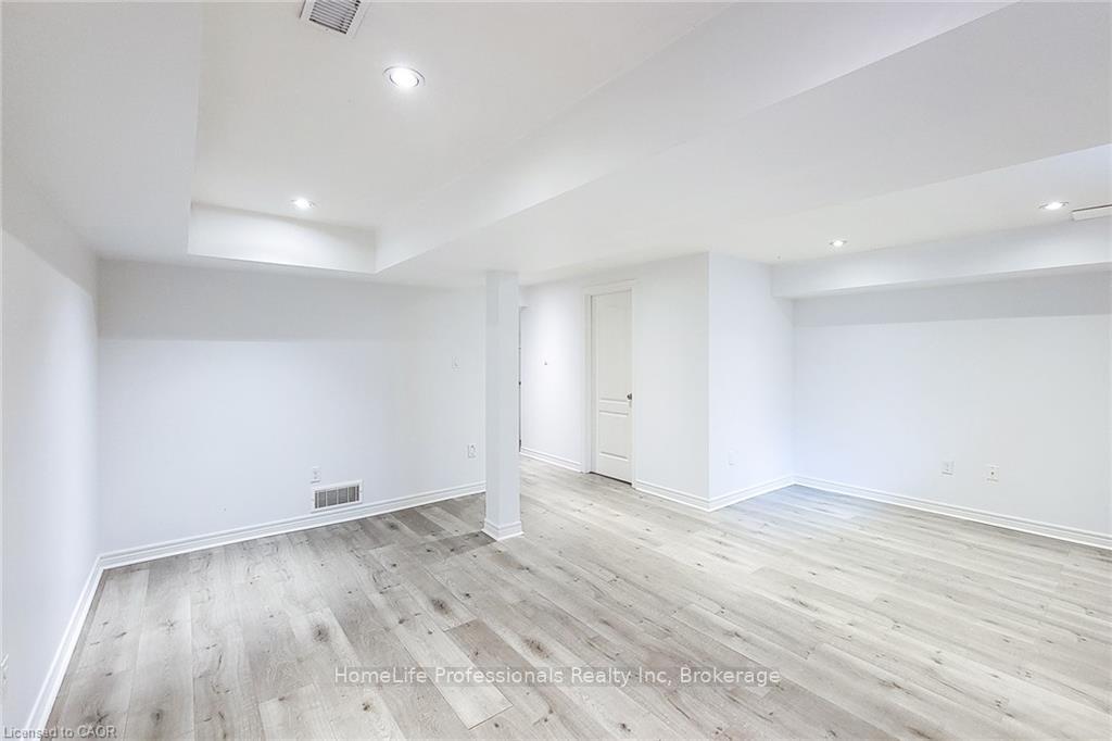 Photo 26 of 33 Marina Point Crescent, Hamilton, Winona Park — HOMEH