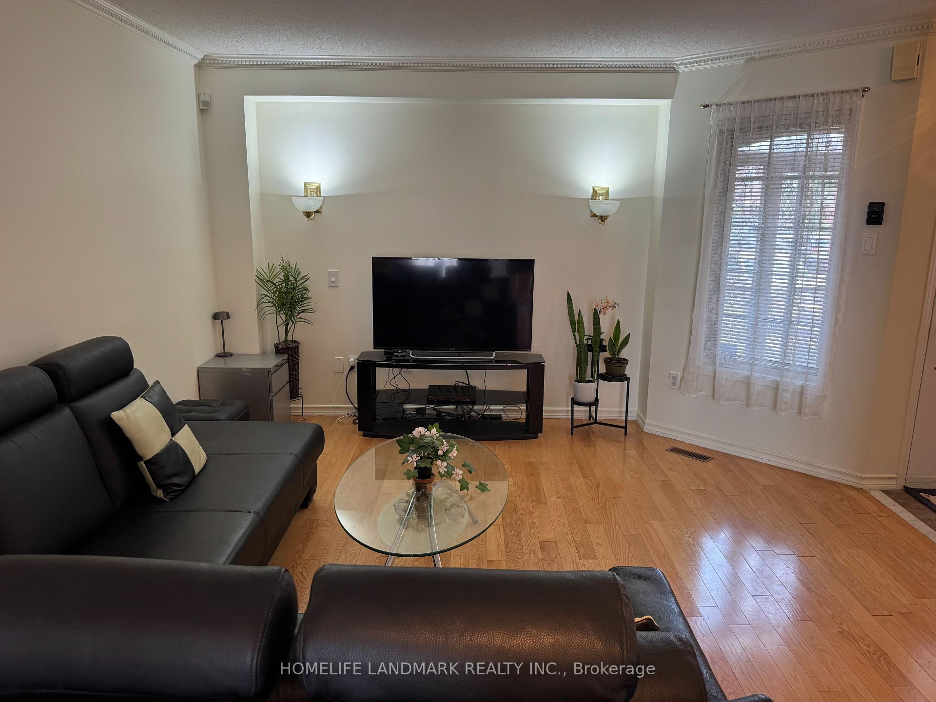 Photo 3 of 107 Kruger Road, Markham, Middlefield — HOMEH