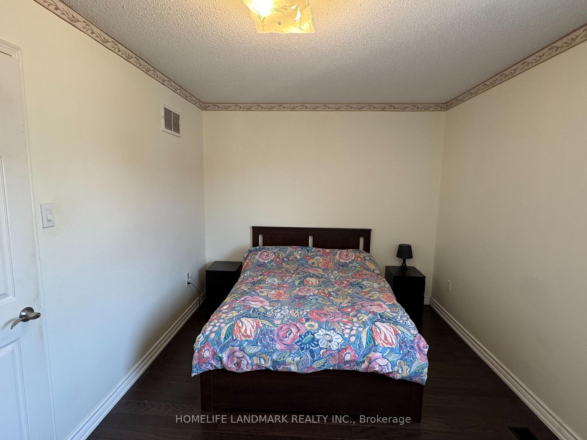 Photo 4 of 107 Kruger Road, Markham, Middlefield — HOMEH