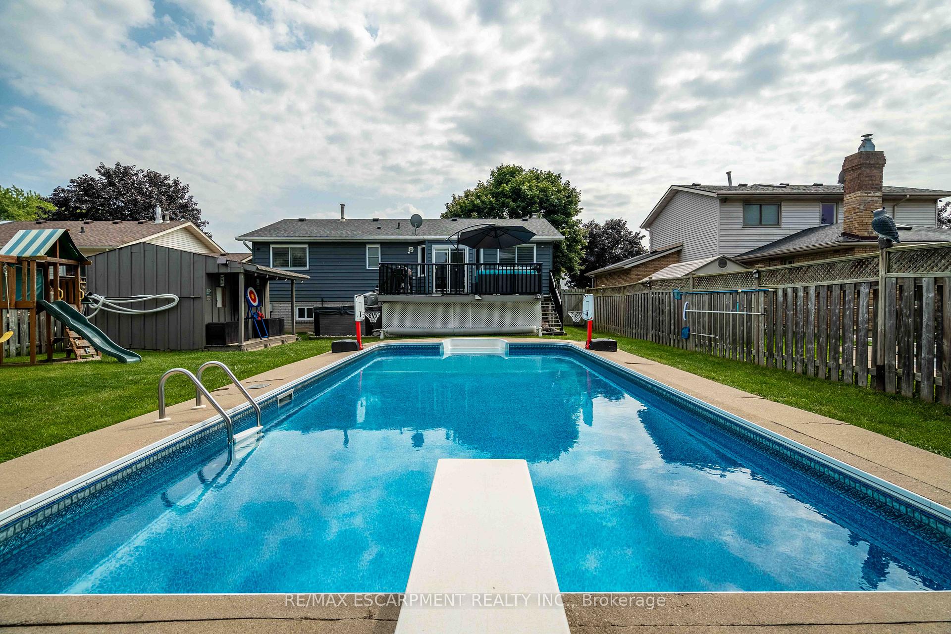 Photo 18 of 37 McMaster Drive, Haldimand — HOMEH