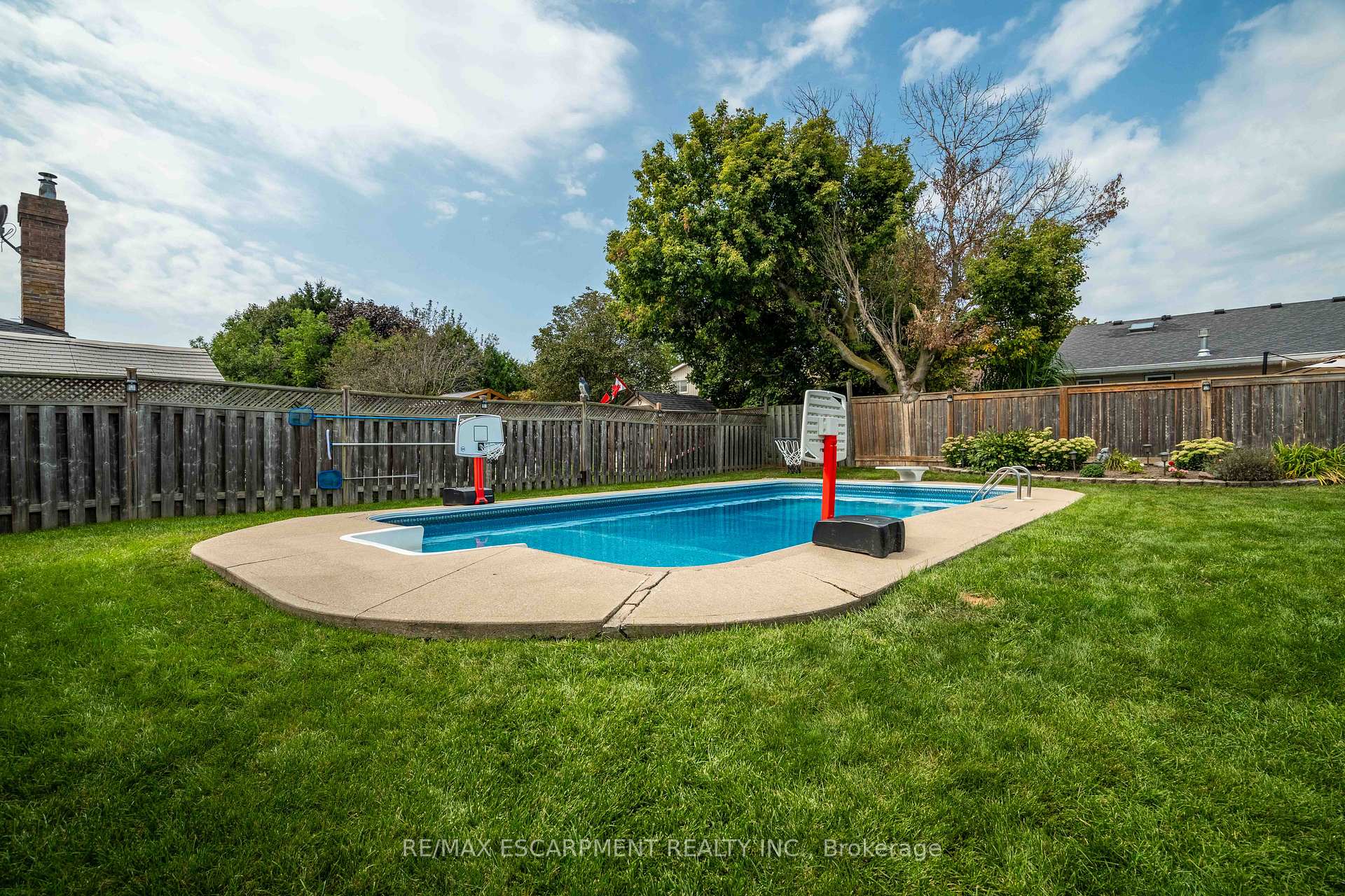 Photo 29 of 37 McMaster Drive, Haldimand — HOMEH