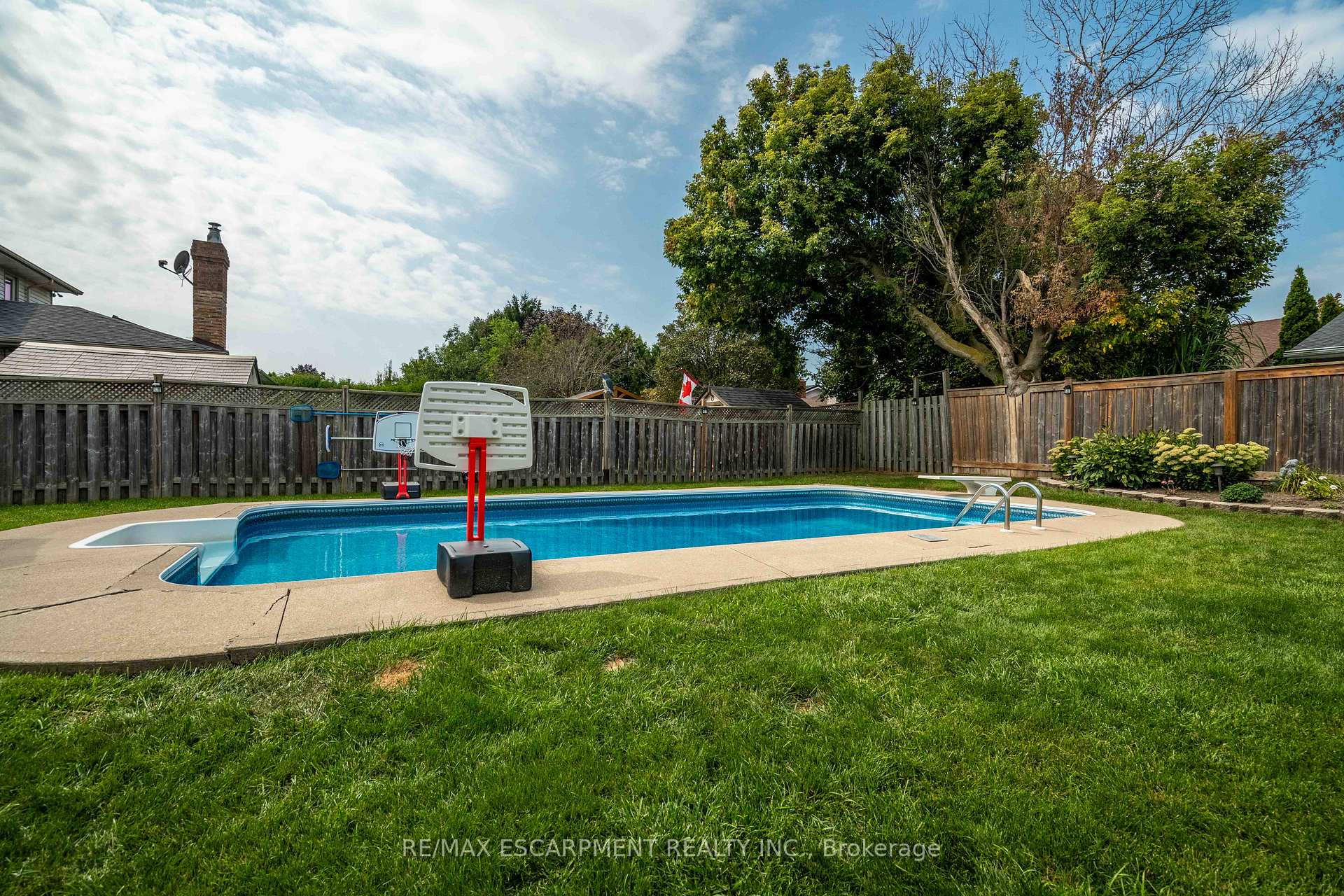 Photo 30 of 37 McMaster Drive, Haldimand — HOMEH