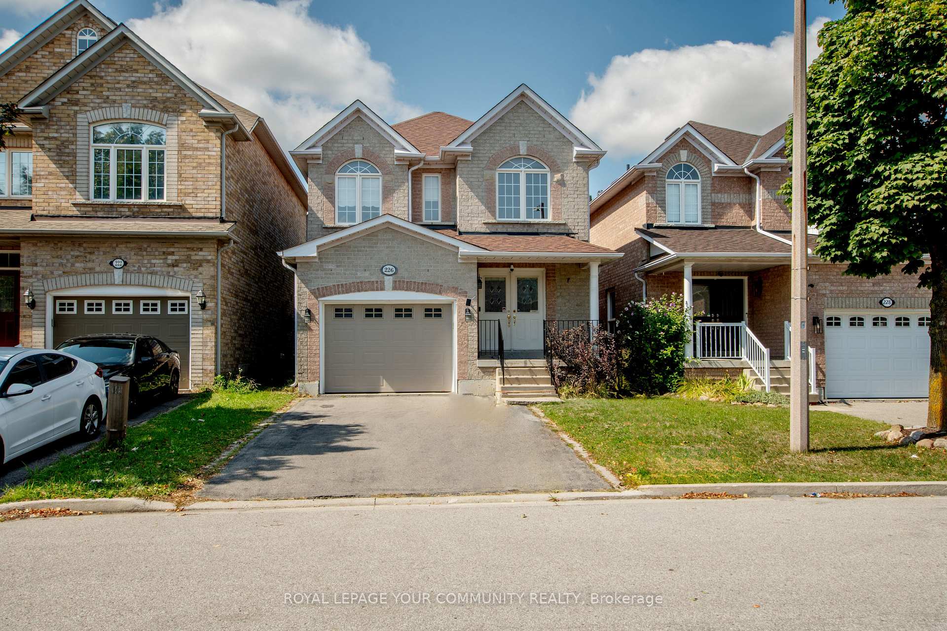 Photo 1 of 226 Kayla Crescent, Vaughan, Maple — HOMEH