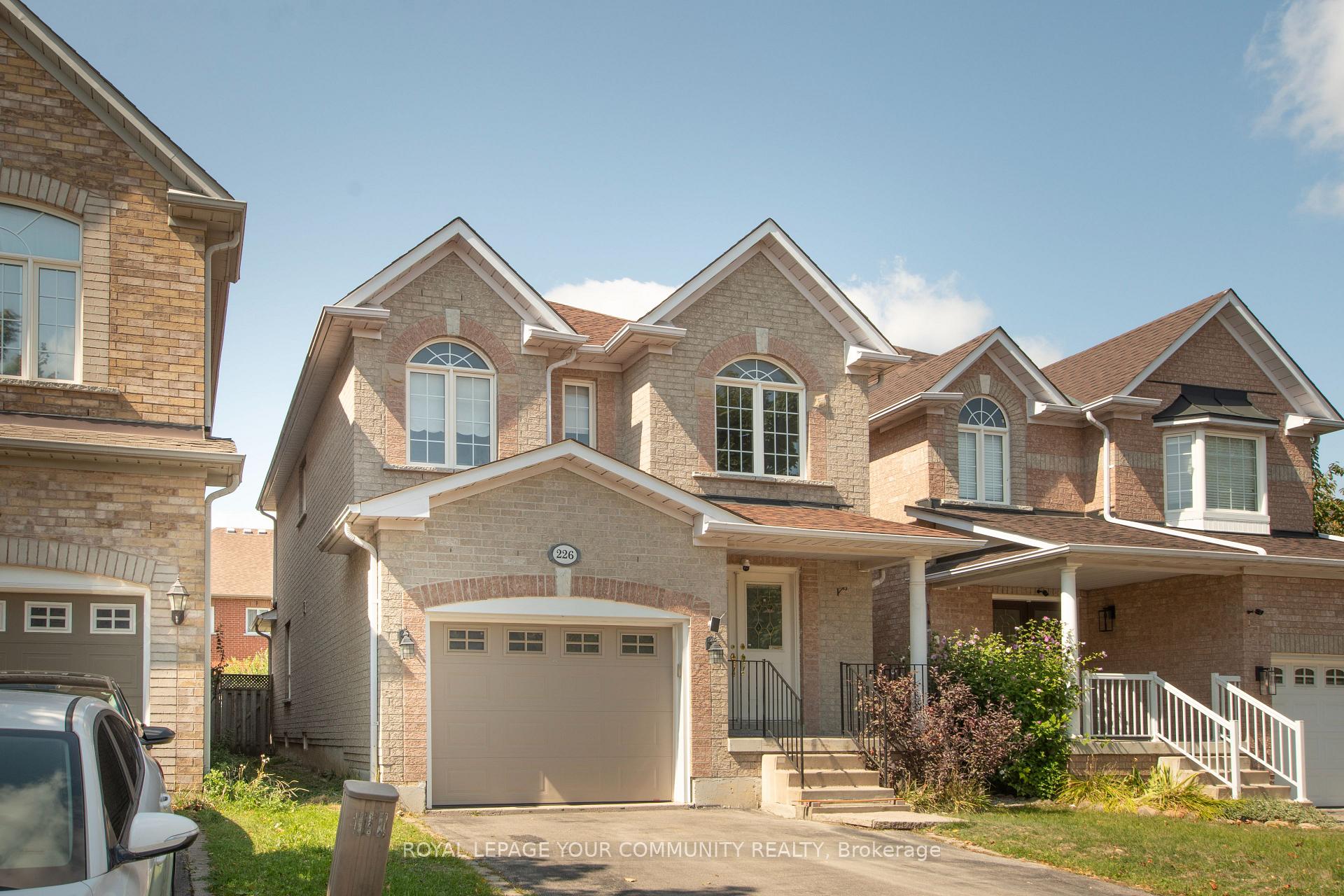 Photo 5 of 226 Kayla Crescent, Vaughan, Maple — HOMEH