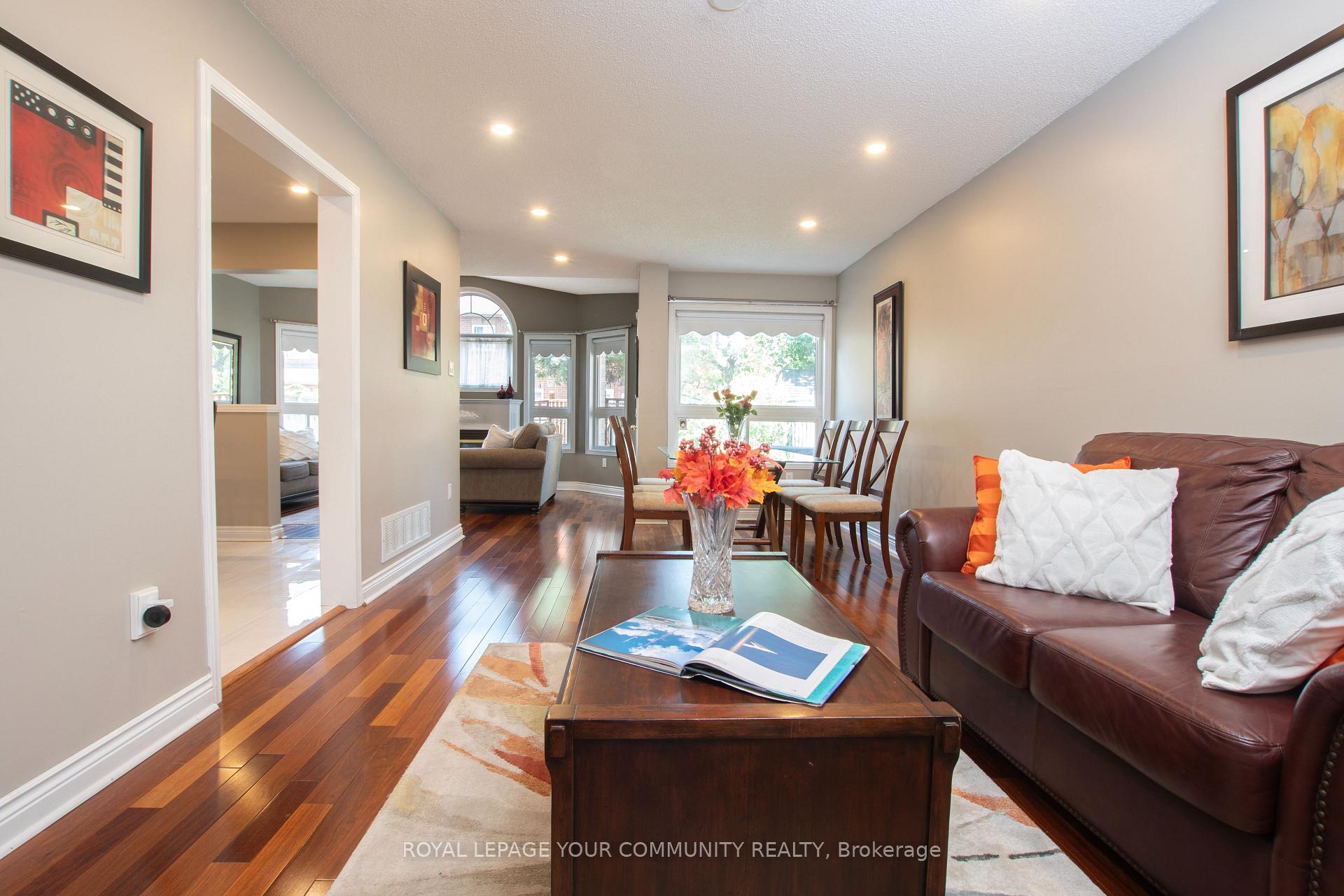Photo 6 of 226 Kayla Crescent, Vaughan, Maple — HOMEH