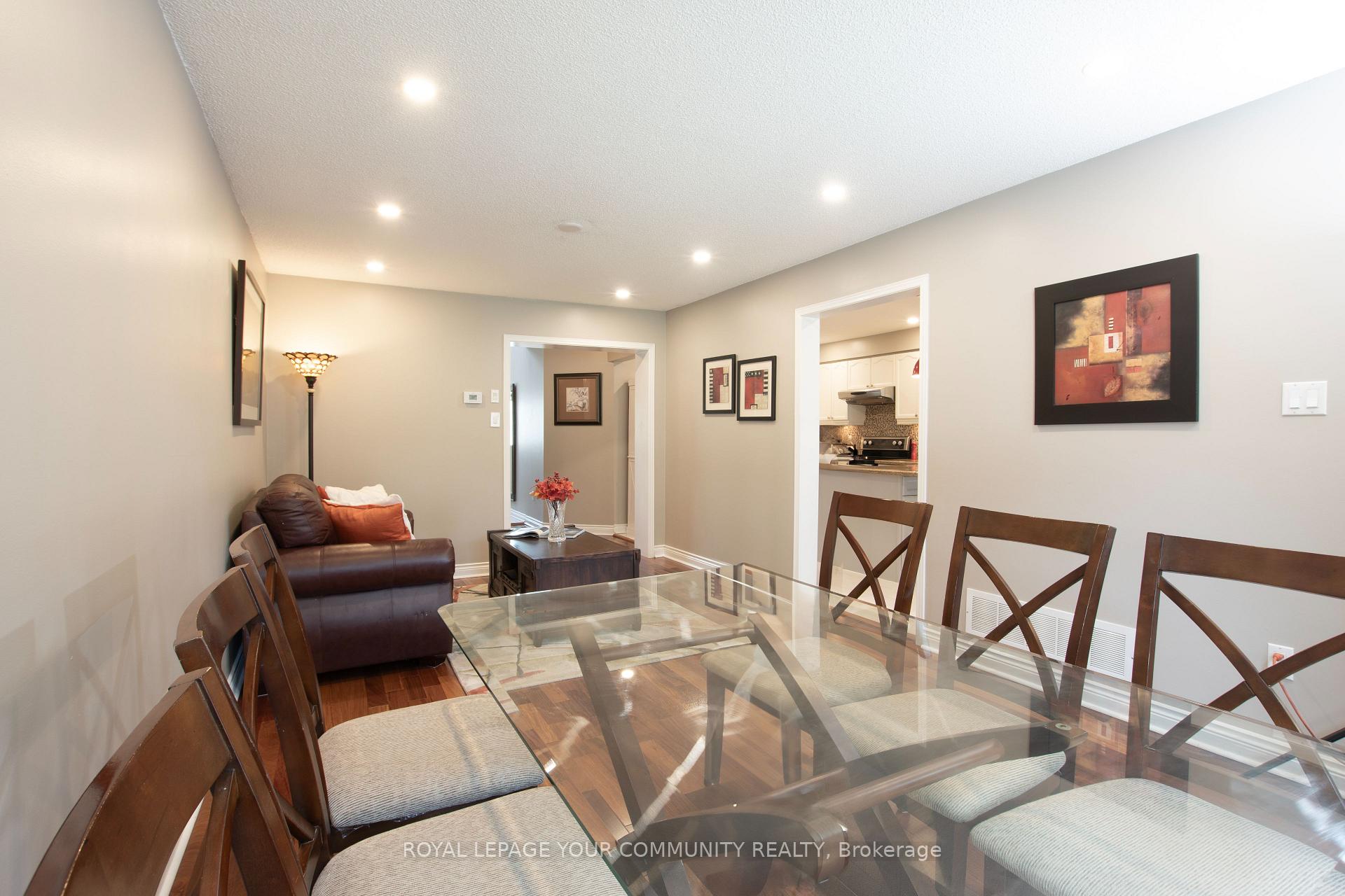 Photo 9 of 226 Kayla Crescent, Vaughan, Maple — HOMEH
