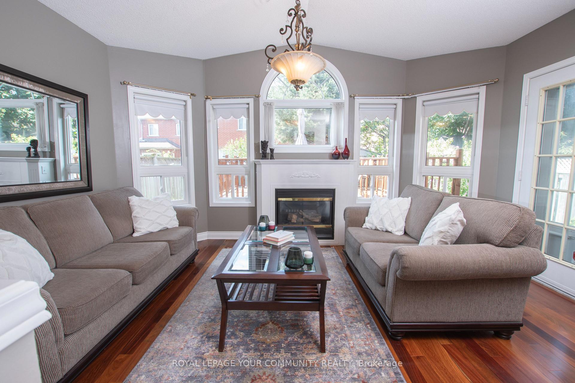 Photo 10 of 226 Kayla Crescent, Vaughan, Maple — HOMEH