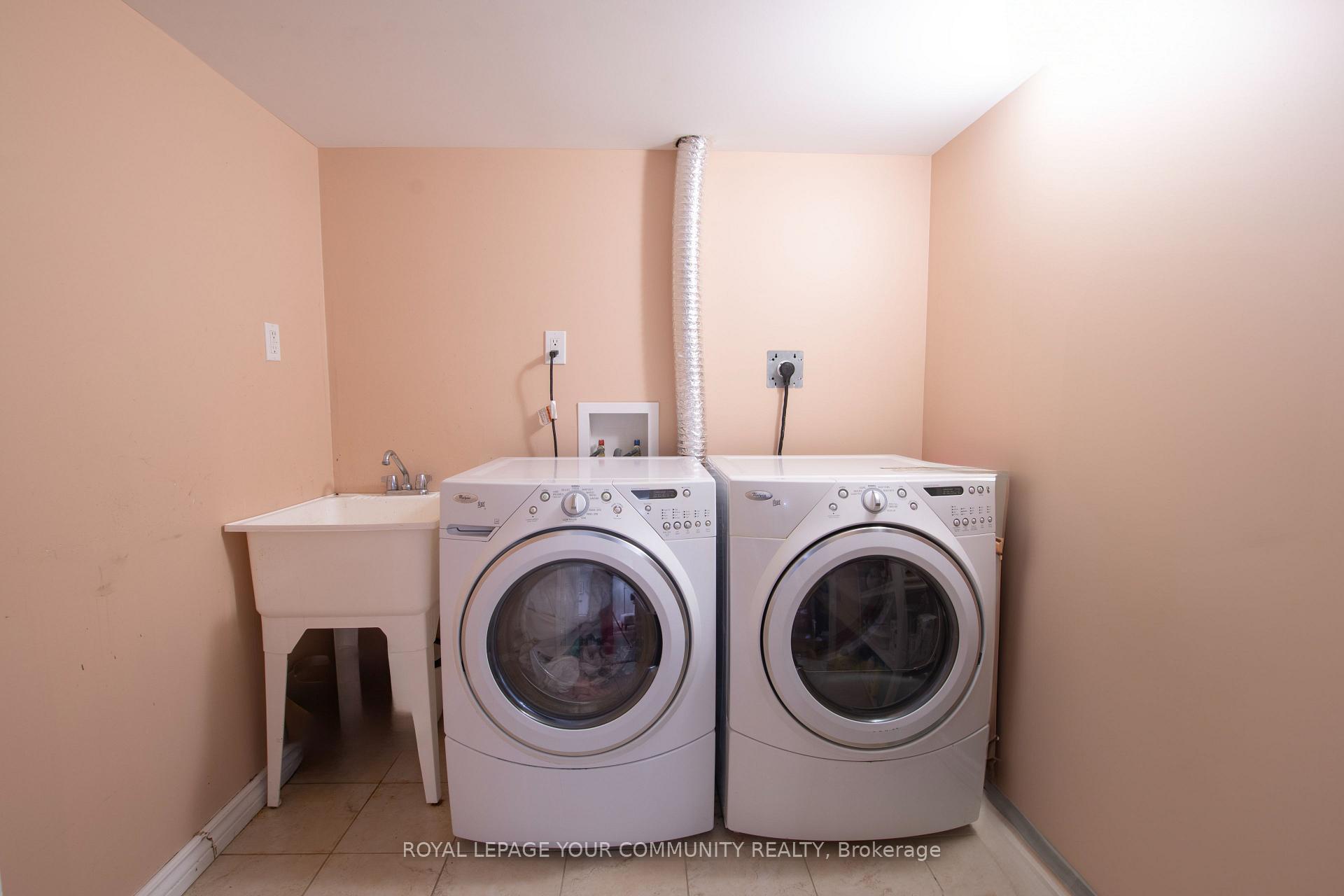 Photo 32 of 226 Kayla Crescent, Vaughan, Maple — HOMEH