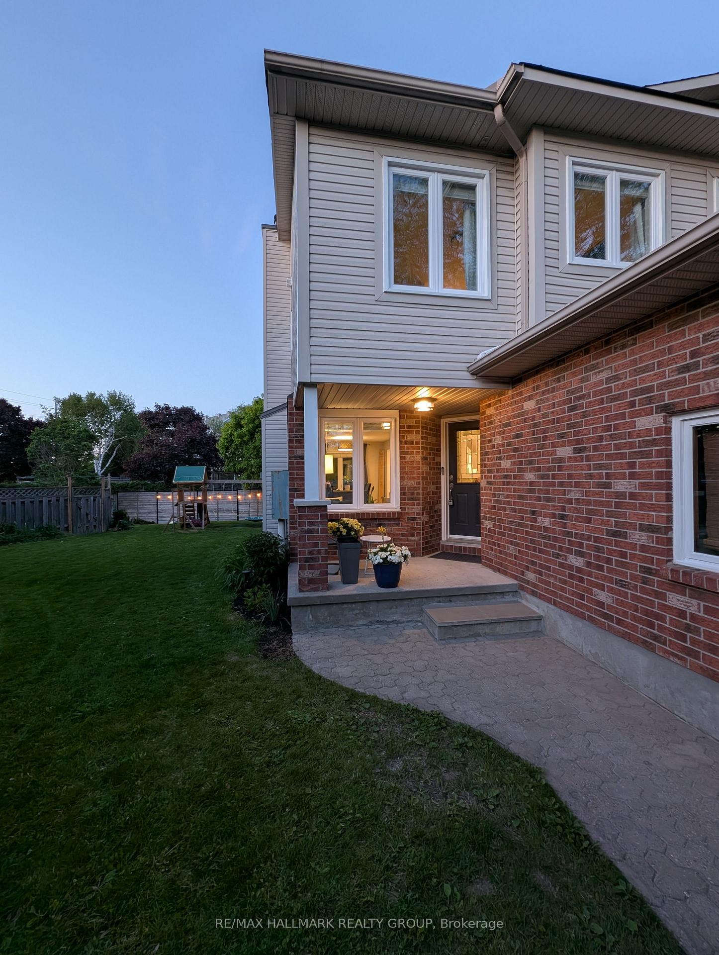 Photo 2 of 136 Montana Way, Ottawa, Barrhaven - Longfields — HOMEH