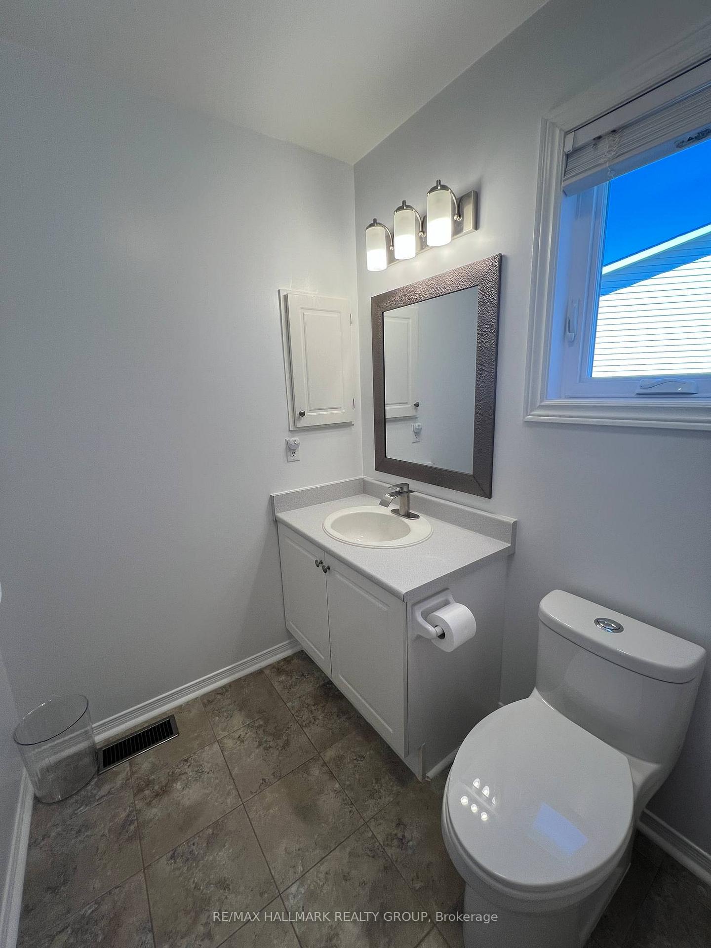 Photo 31 of 136 Montana Way, Ottawa, Barrhaven - Longfields — HOMEH