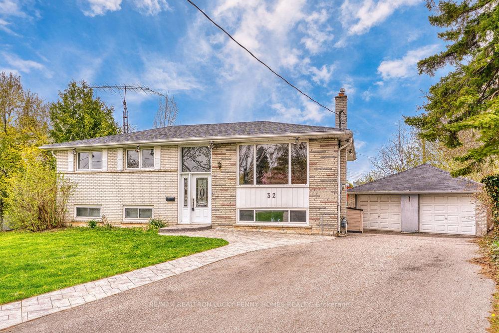 Photo 3 of 32 King Richard Court, Markham, Bullock — HOMEH