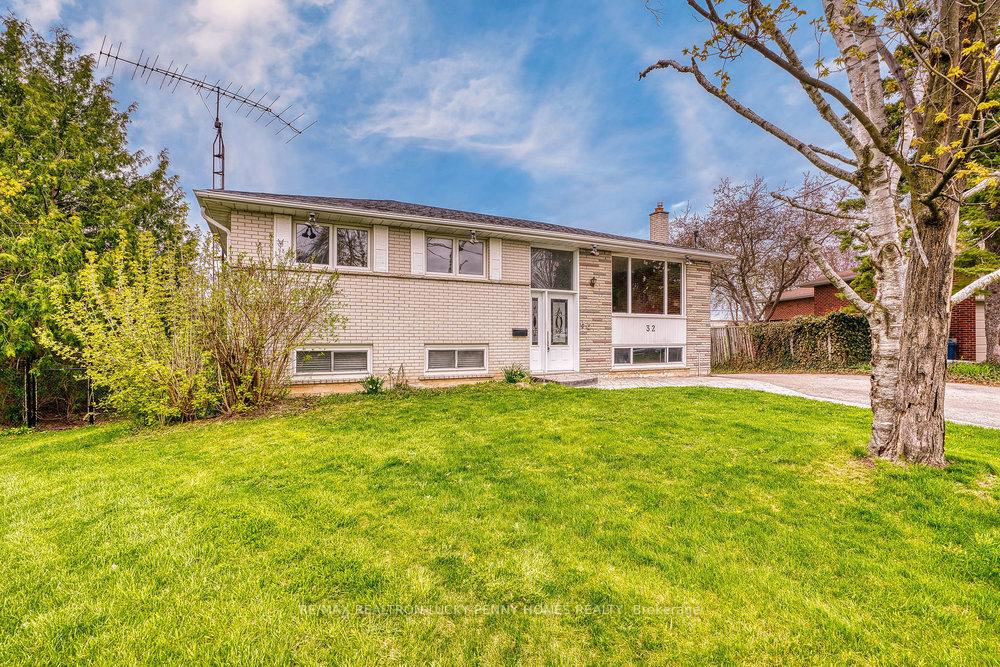Photo 16 of 32 King Richard Court, Markham, Bullock — HOMEH