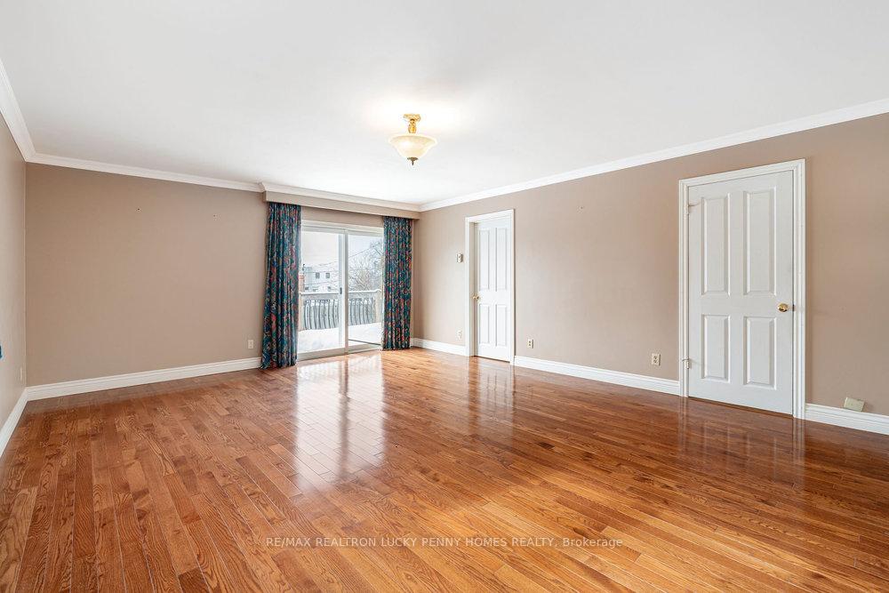 Photo 10 of 32 King Richard Court, Markham, Bullock — HOMEH
