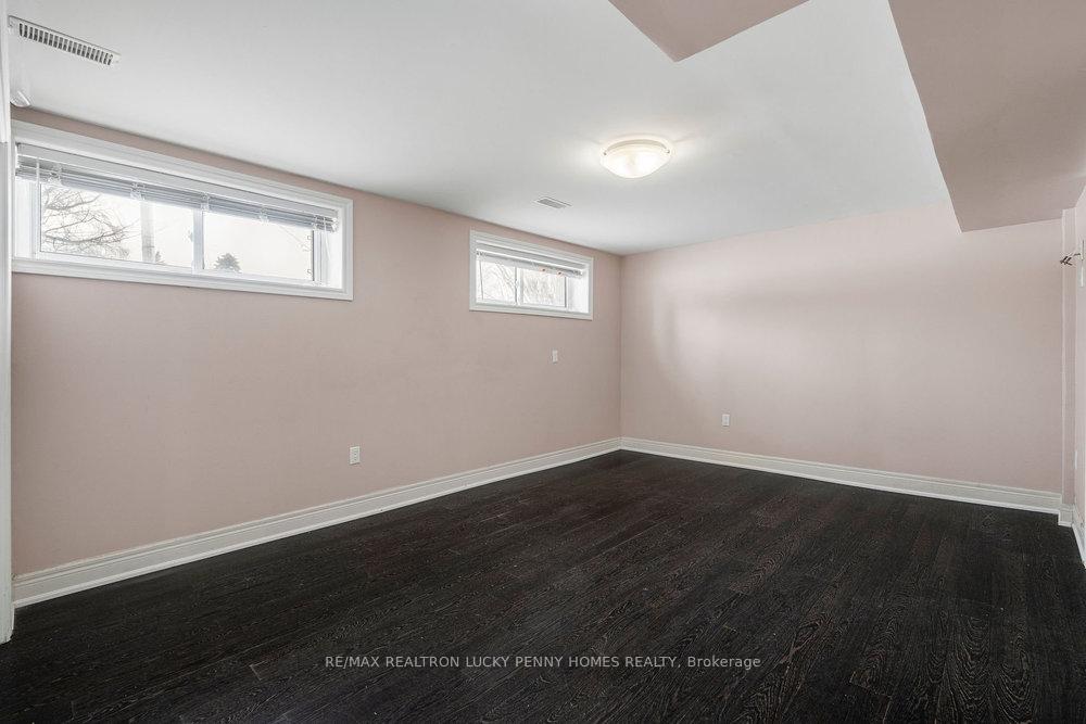 Photo 19 of 32 King Richard Court, Markham, Bullock — HOMEH