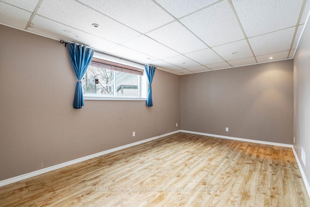 Photo 24 of 32 King Richard Court, Markham, Bullock — HOMEH