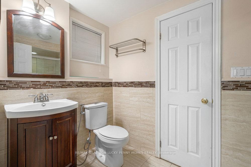 Photo 21 of 32 King Richard Court, Markham, Bullock — HOMEH