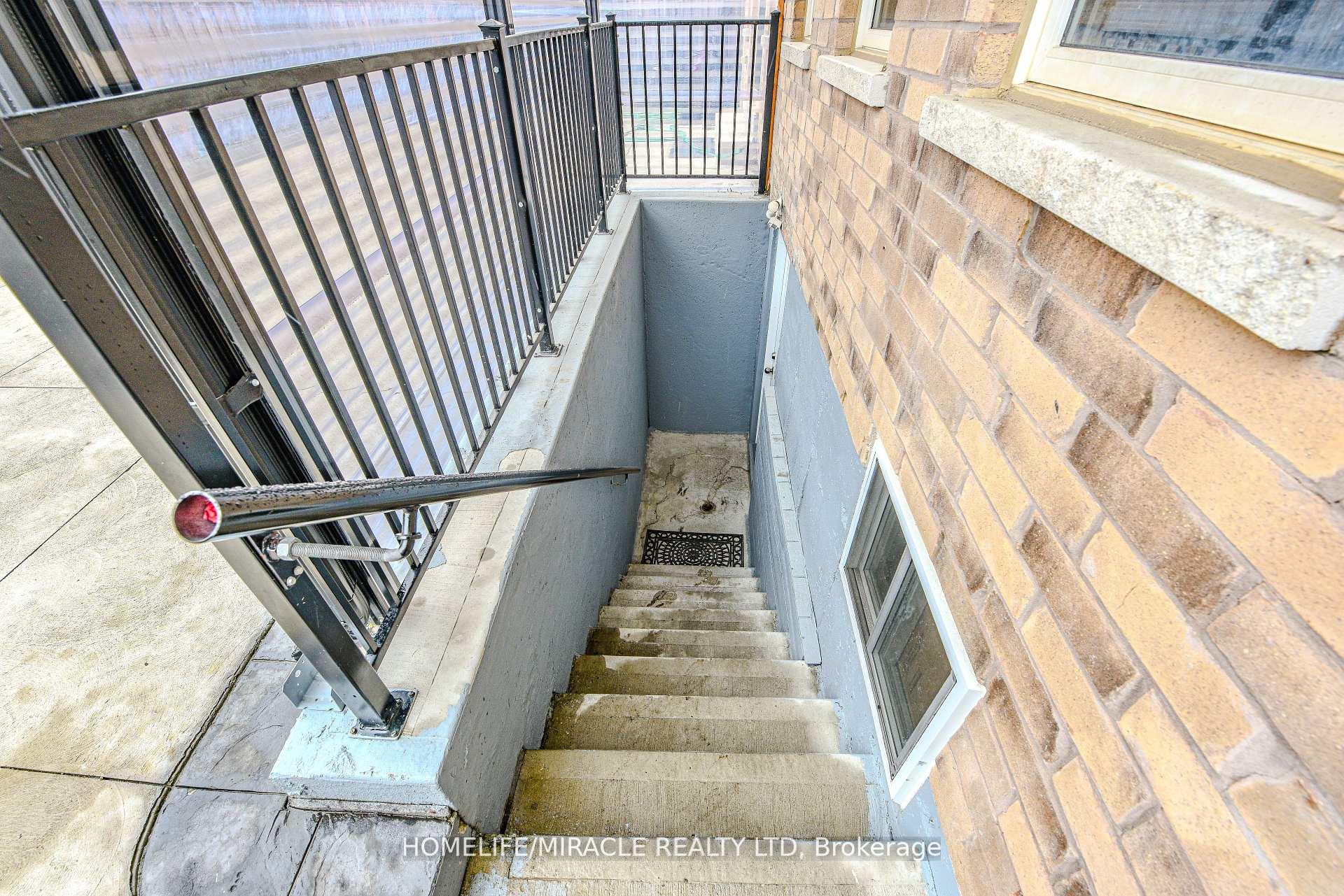 Photo 10 of 56 Monument Trail, Brampton, Northwest Brampton — HOMEH
