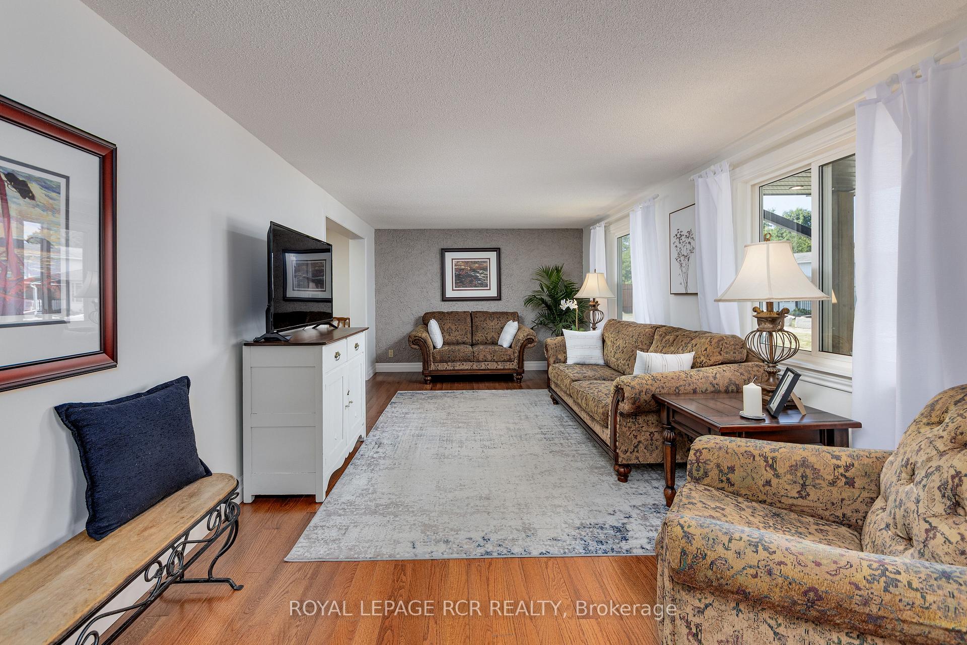Photo 9 of 45 Rice Drive, King, Schomberg — HOMEH
