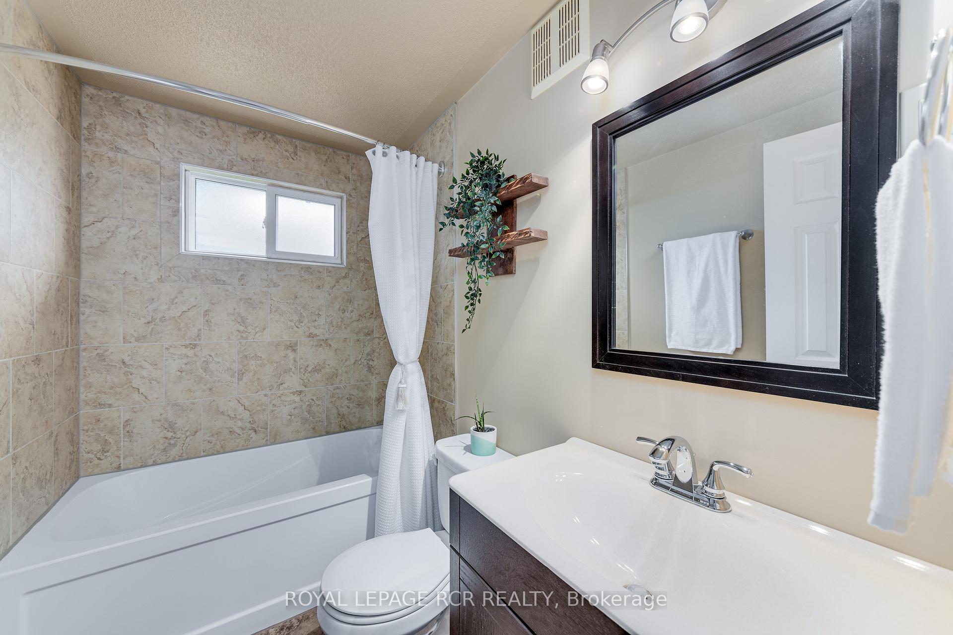 Photo 11 of 45 Rice Drive, King, Schomberg — HOMEH