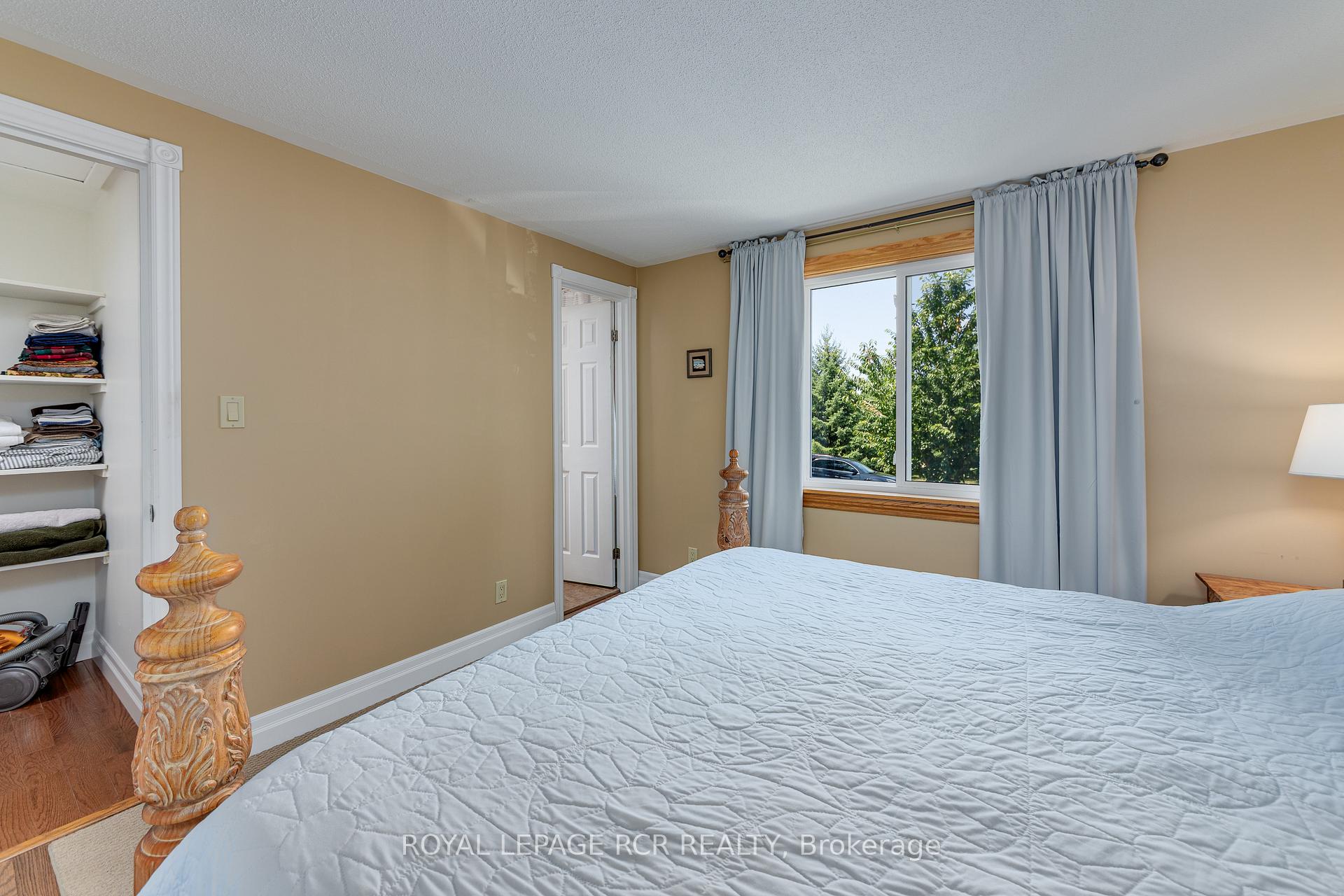 Photo 13 of 45 Rice Drive, King, Schomberg — HOMEH