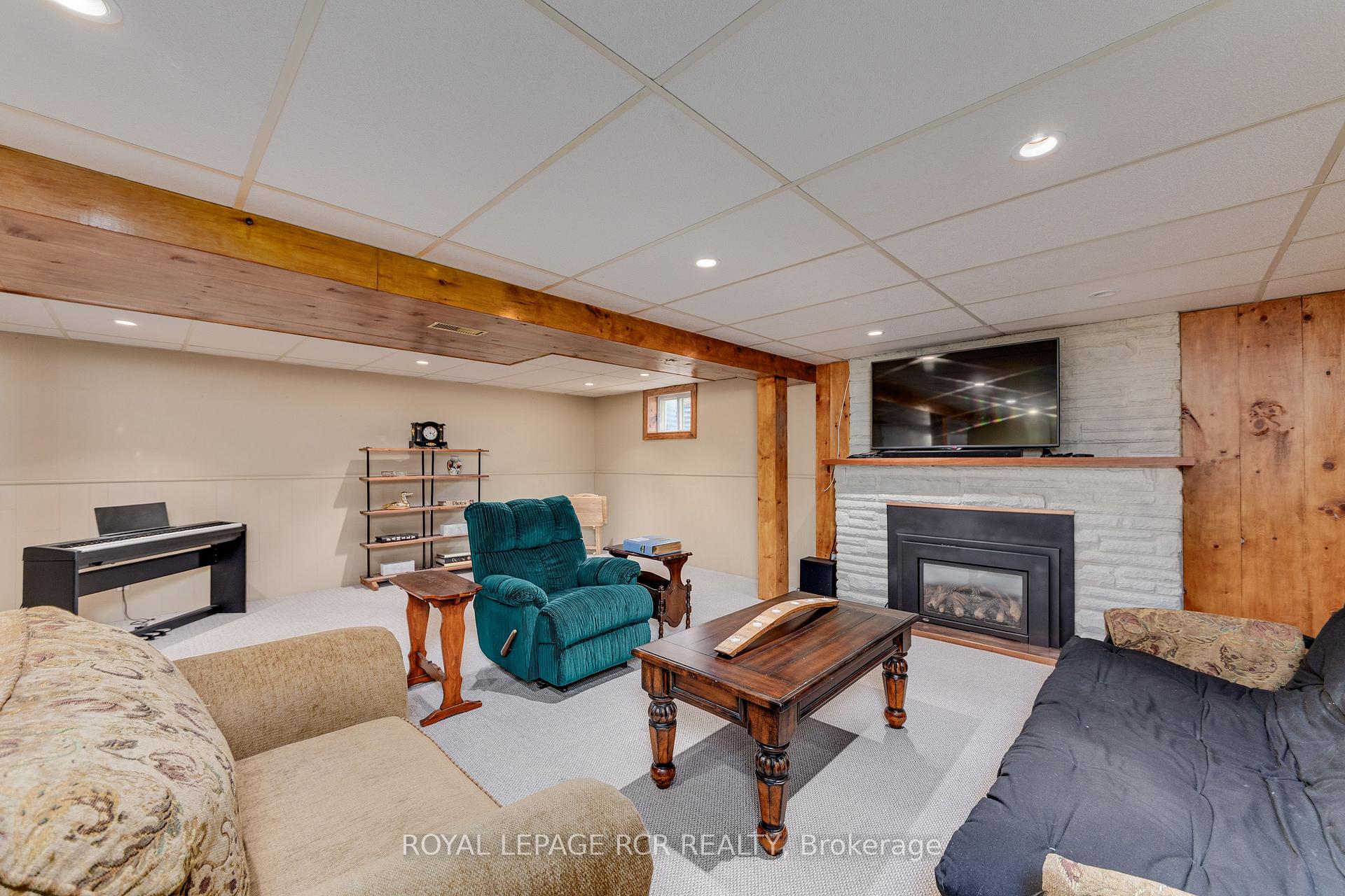 Photo 15 of 45 Rice Drive, King, Schomberg — HOMEH