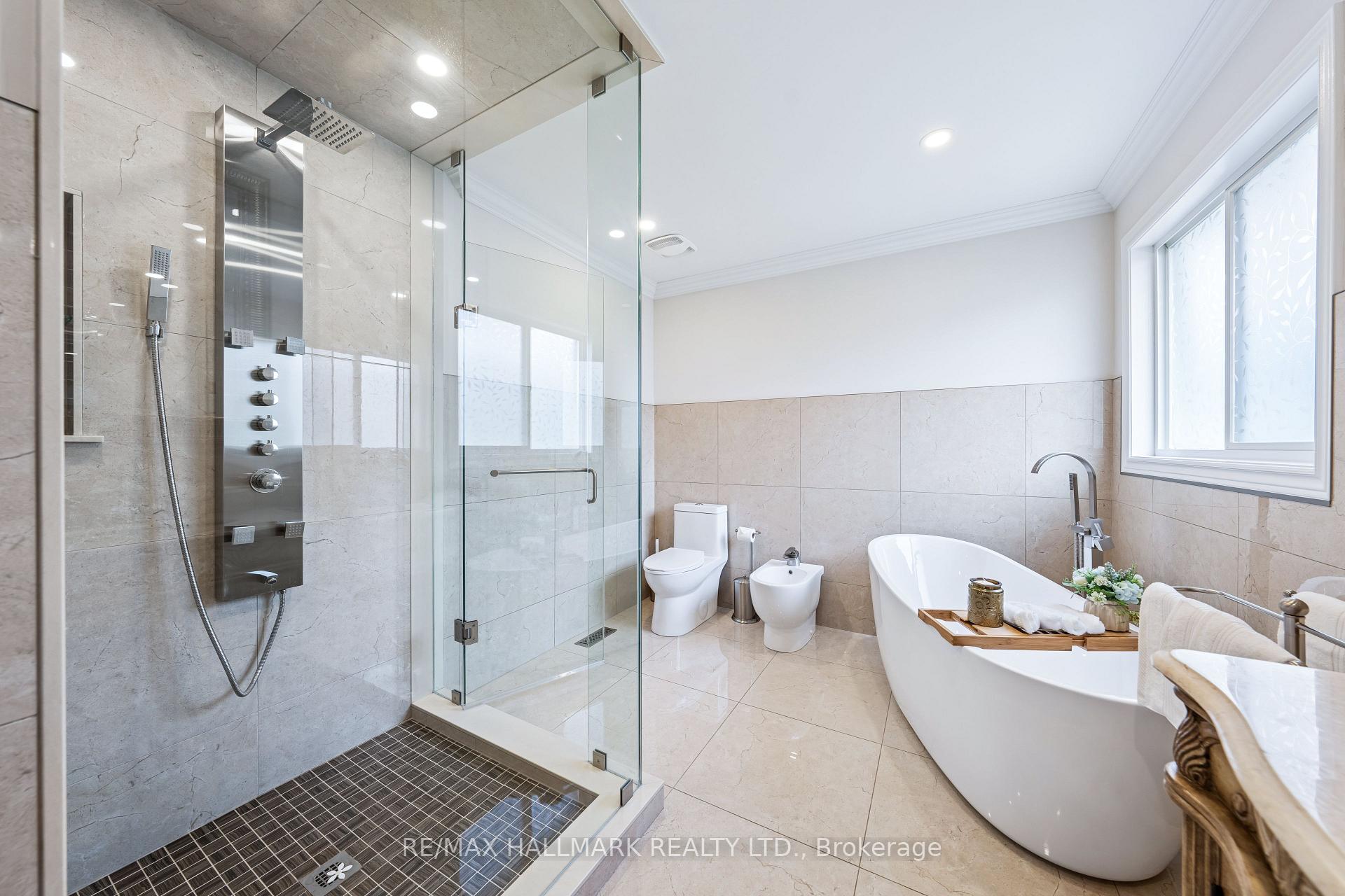Photo 4 of 61 Vanguard Road, Vaughan, Patterson — HOMEH