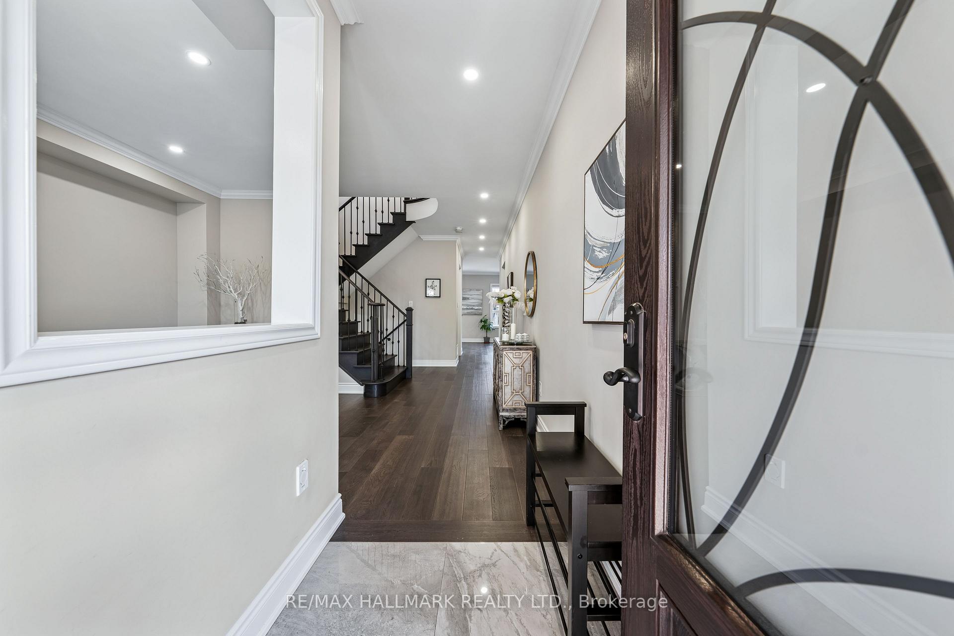 Photo 11 of 61 Vanguard Road, Vaughan, Patterson — HOMEH