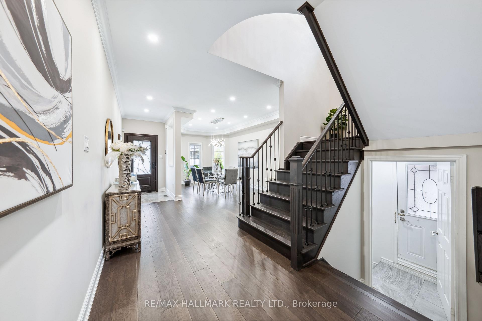 Photo 10 of 61 Vanguard Road, Vaughan, Patterson — HOMEH