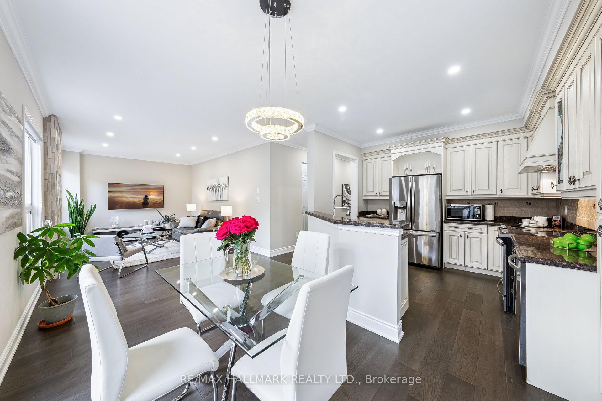 Photo 9 of 61 Vanguard Road, Vaughan, Patterson — HOMEH