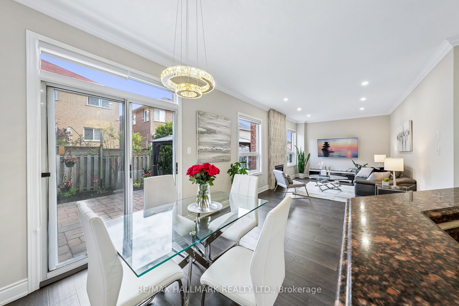 Photo 8 of 61 Vanguard Road, Vaughan, Patterson — HOMEH