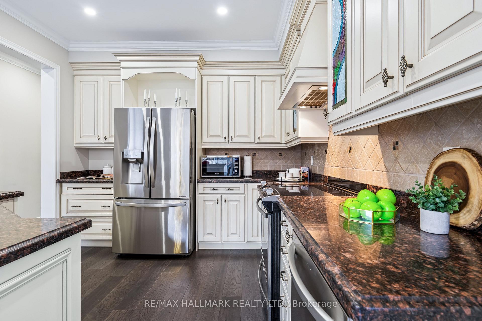 Photo 13 of 61 Vanguard Road, Vaughan, Patterson — HOMEH