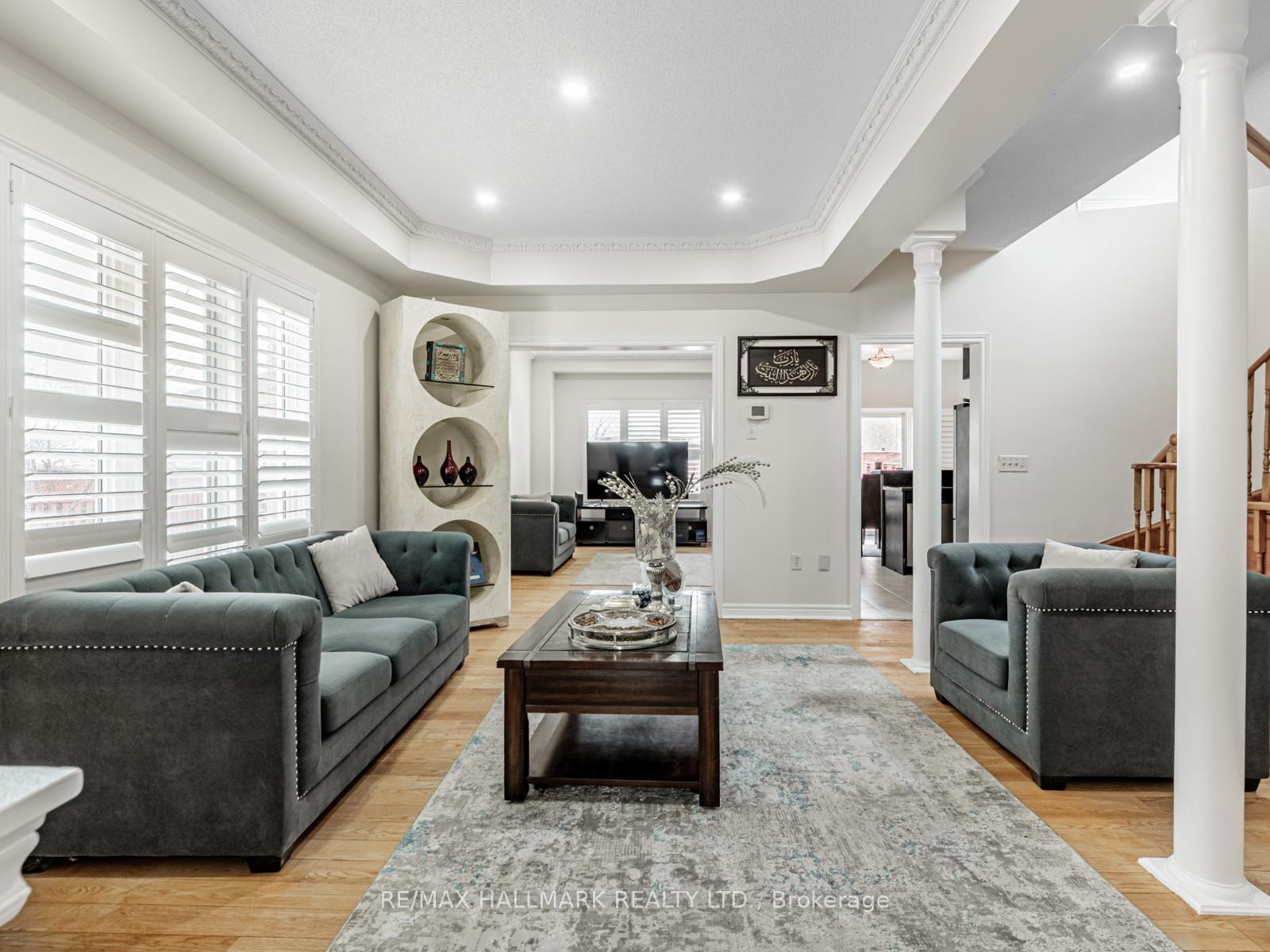 Photo 3 of 156 Bachman Drive, Vaughan, Maple — HOMEH