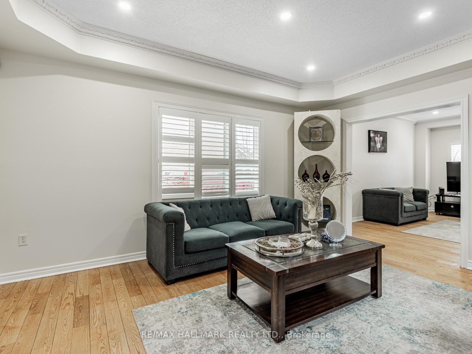 Photo 7 of 156 Bachman Drive, Vaughan, Maple — HOMEH