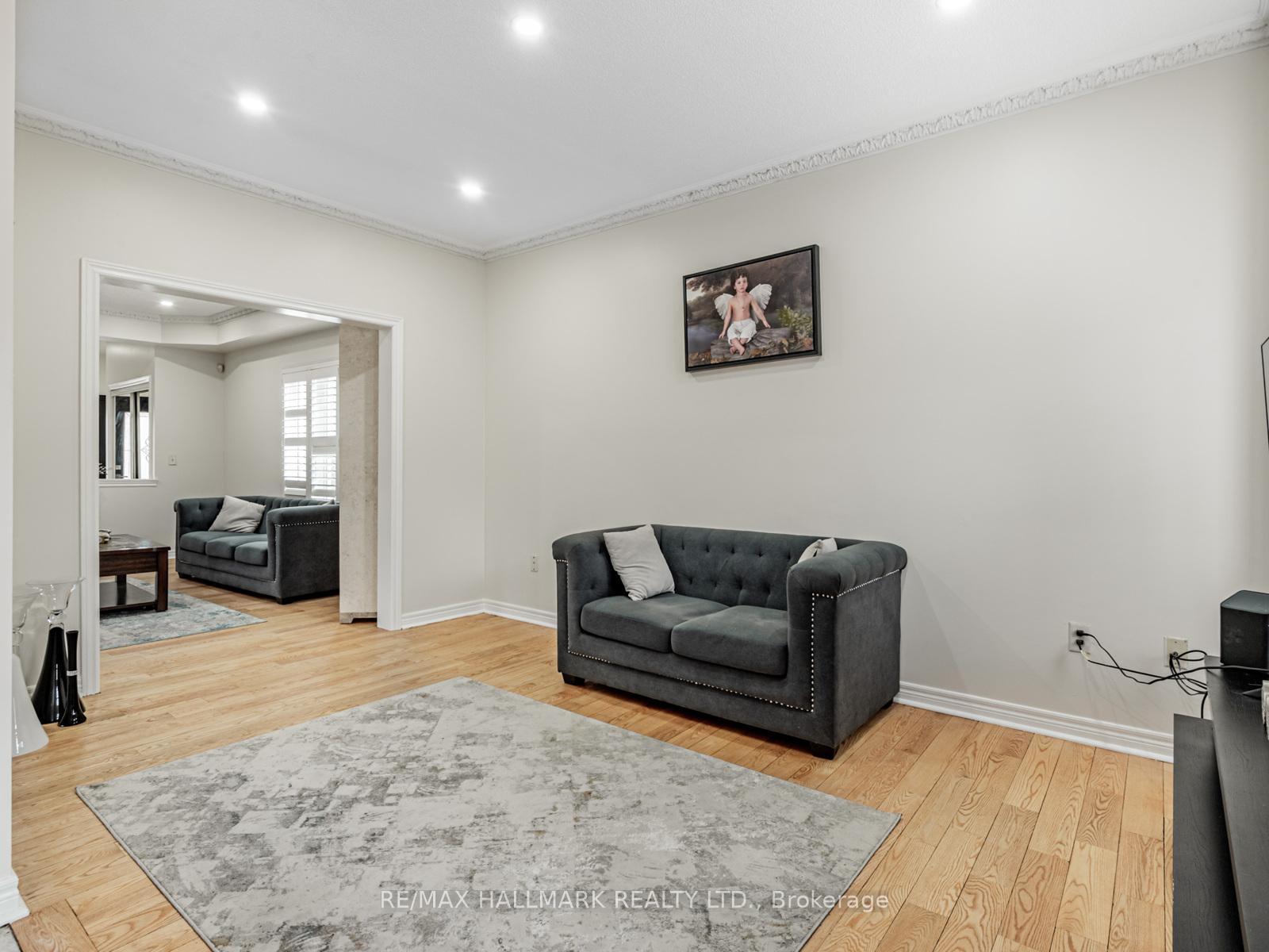 Photo 11 of 156 Bachman Drive, Vaughan, Maple — HOMEH