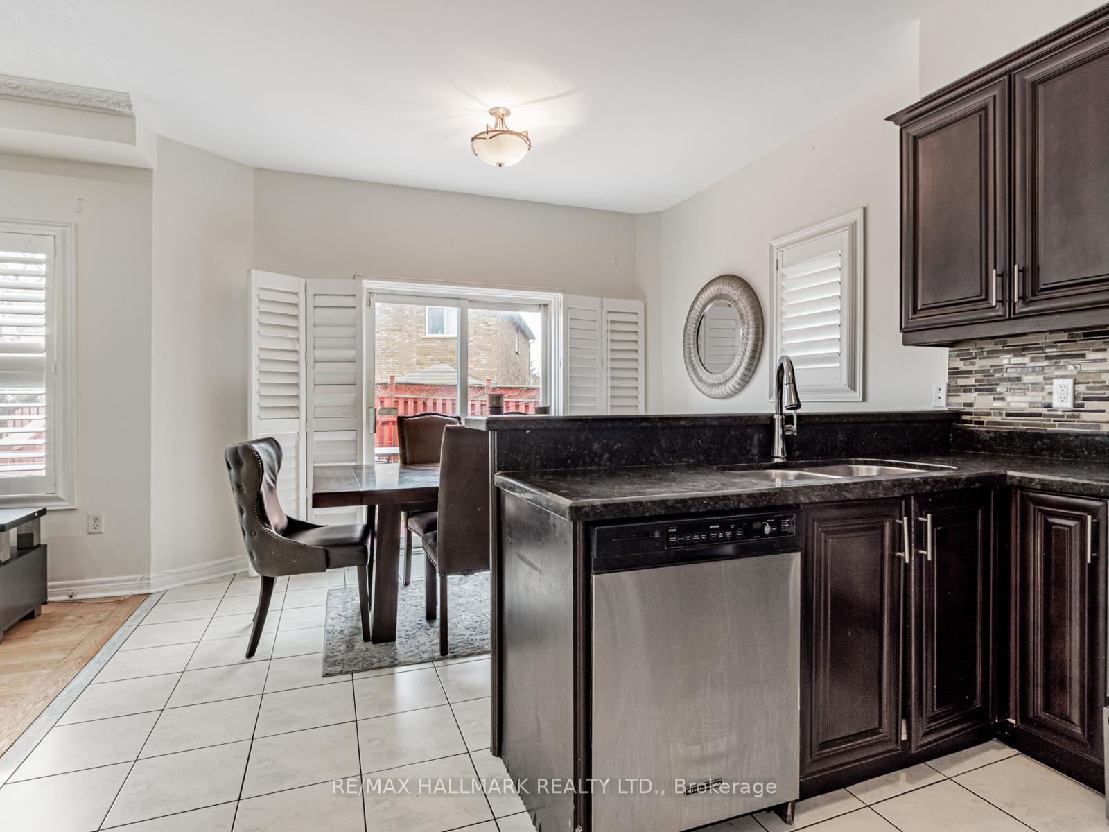 Photo 6 of 156 Bachman Drive, Vaughan, Maple — HOMEH