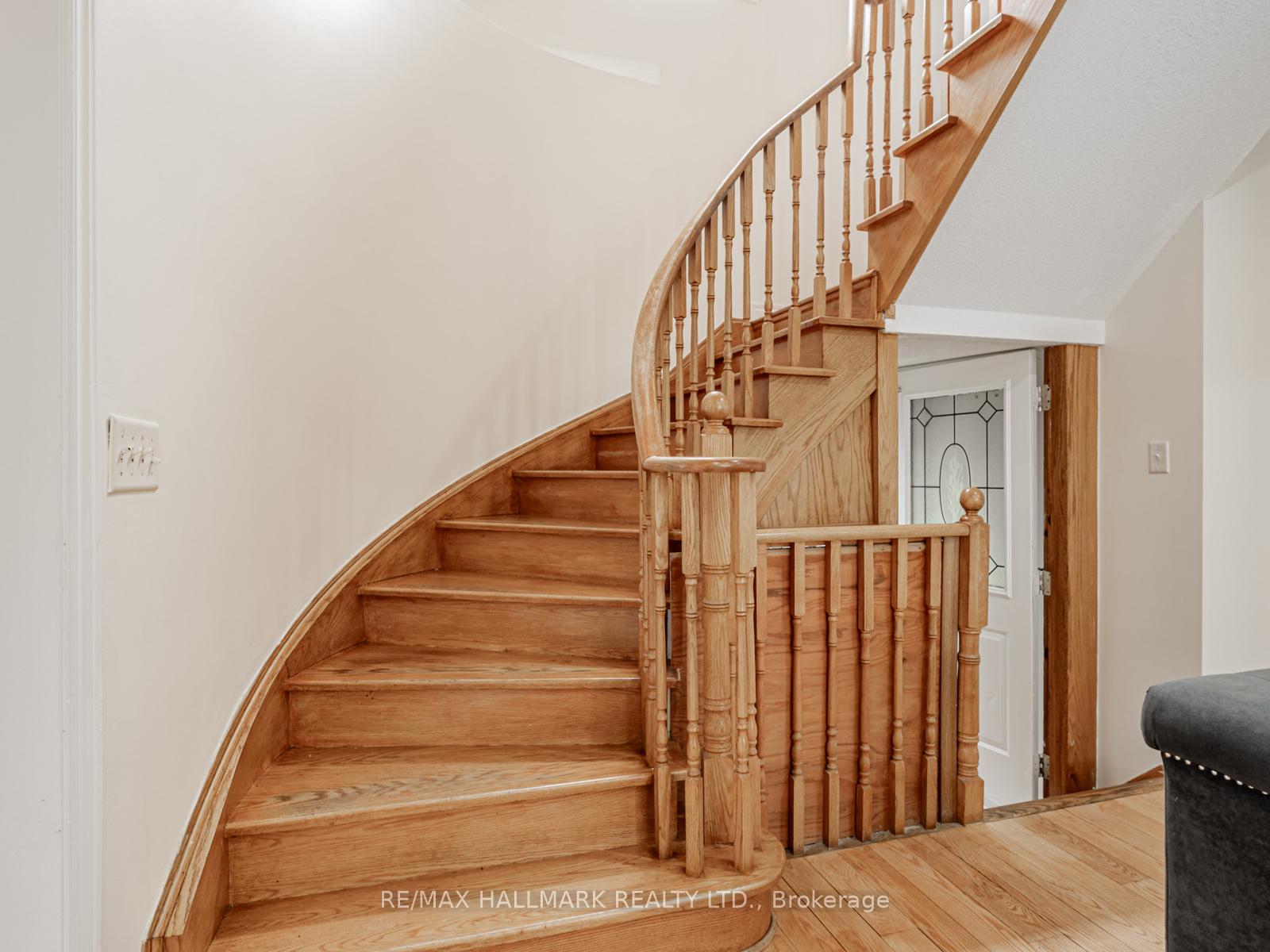 Photo 16 of 156 Bachman Drive, Vaughan, Maple — HOMEH