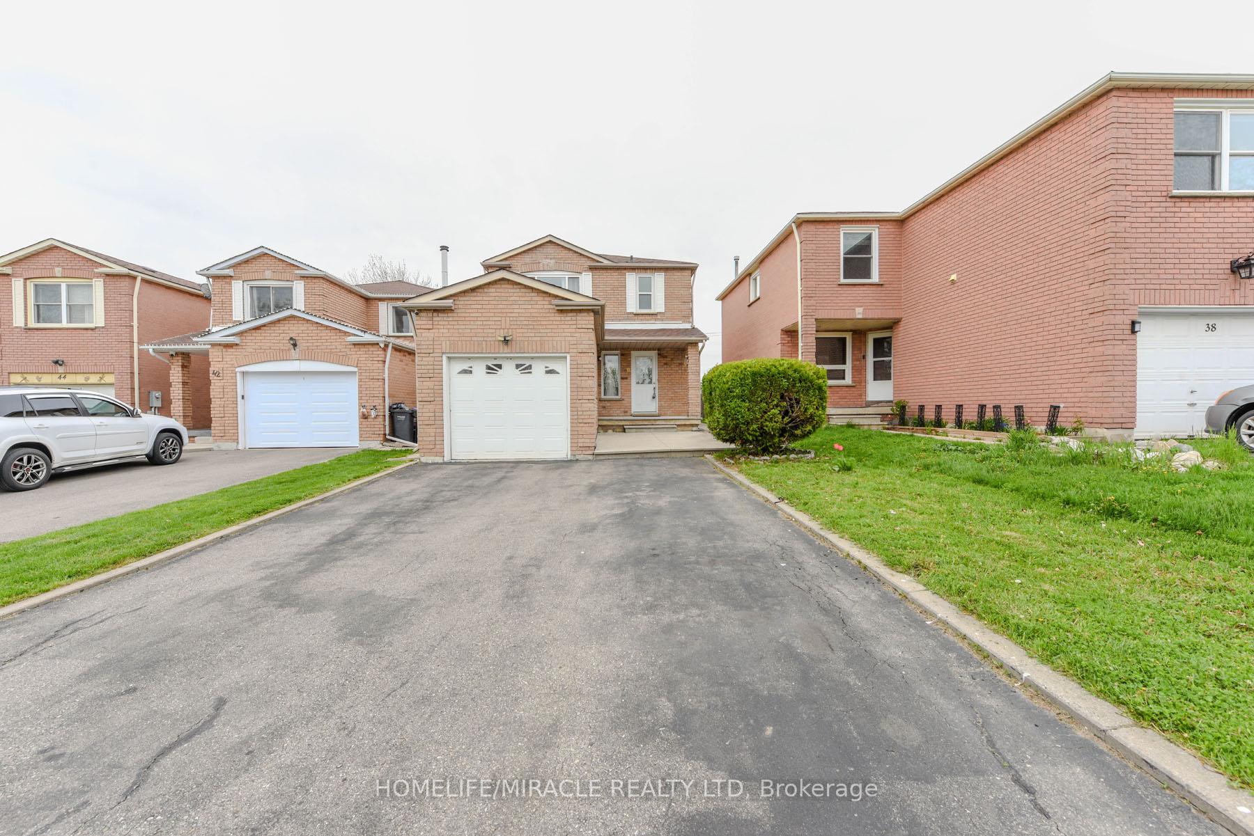 Photo 8 of 40 Calmist Crescent, Brampton, Fletcher's West — HOMEH