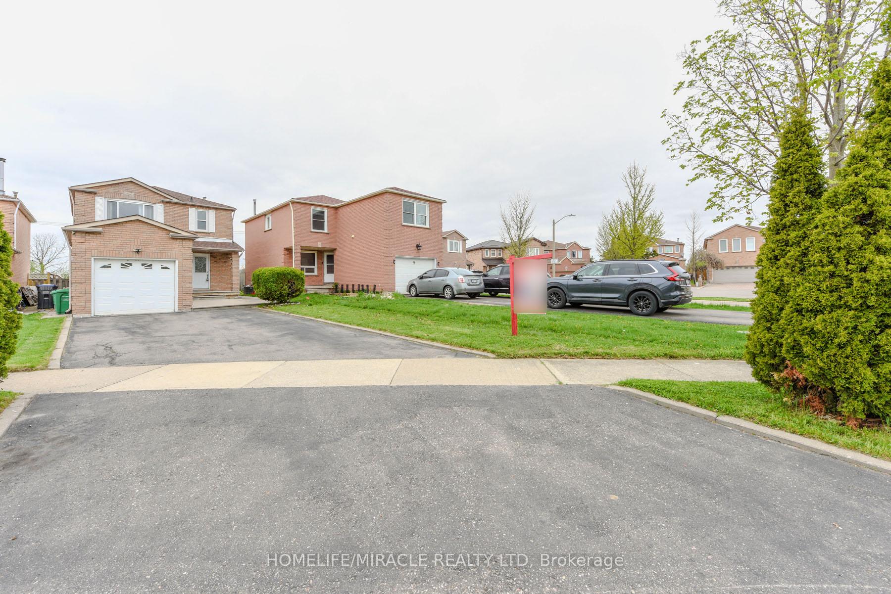 Photo 7 of 40 Calmist Crescent, Brampton, Fletcher's West — HOMEH
