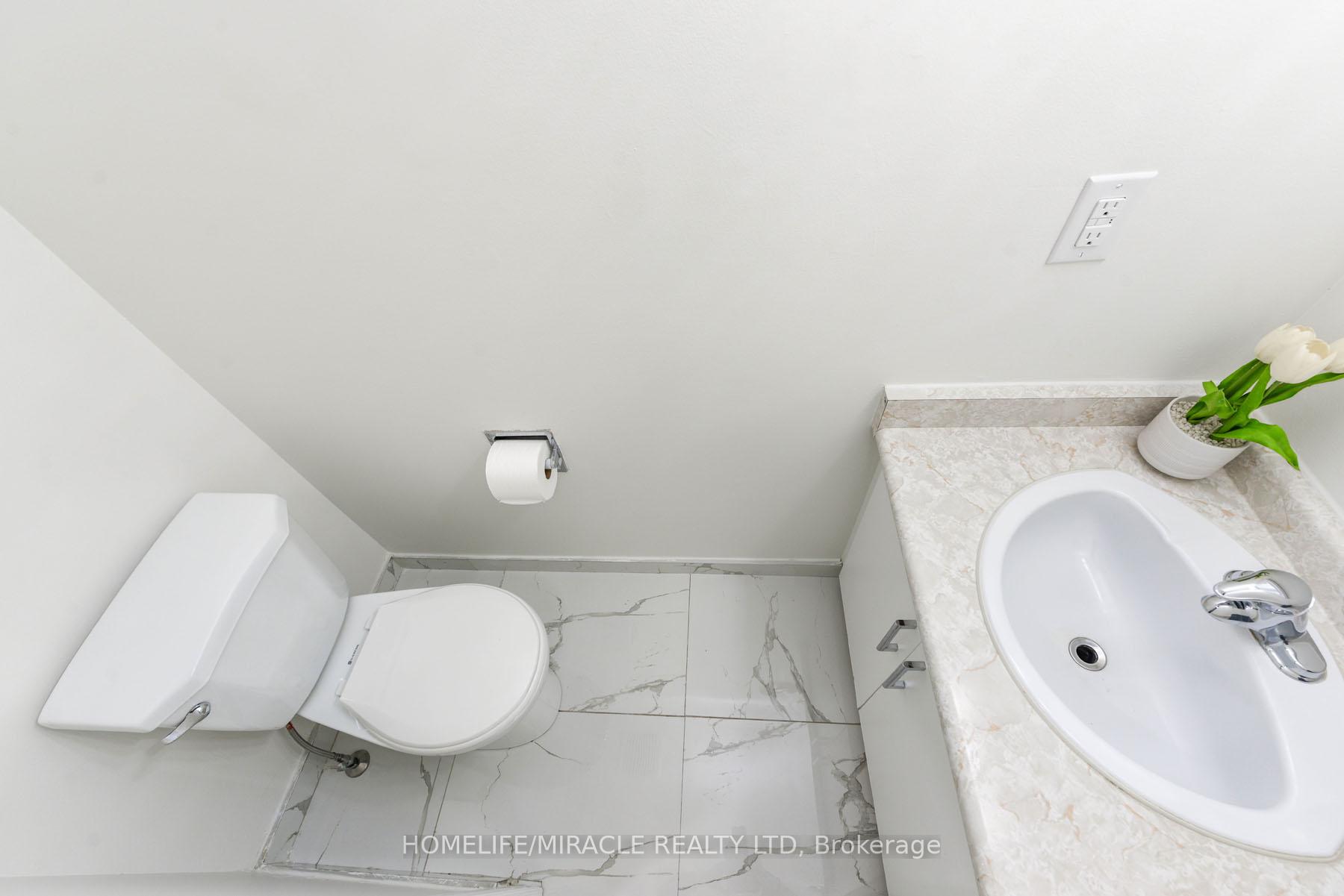 Photo 9 of 40 Calmist Crescent, Brampton, Fletcher's West — HOMEH