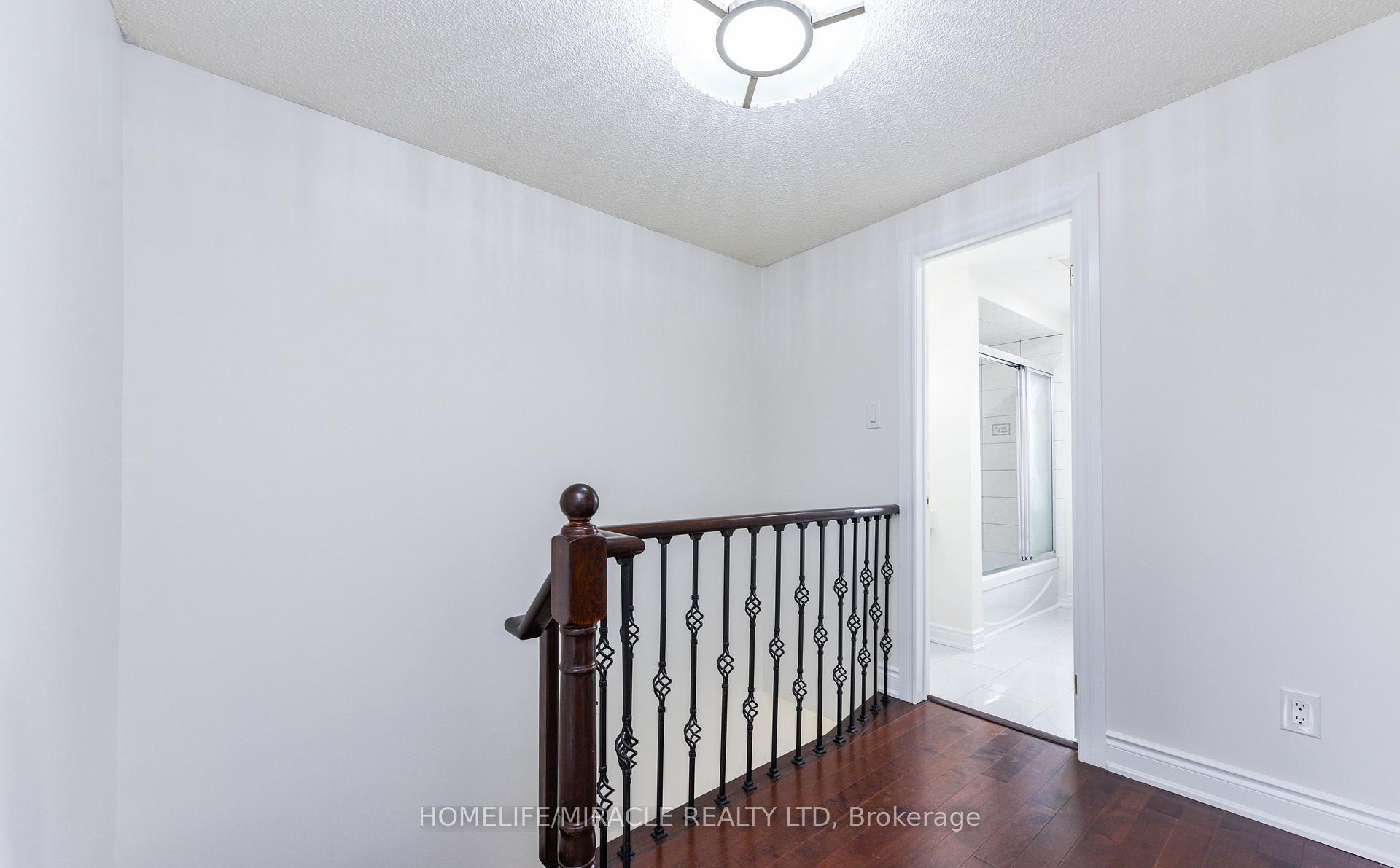 Photo 22 of 40 Calmist Crescent, Brampton, Fletcher's West — HOMEH